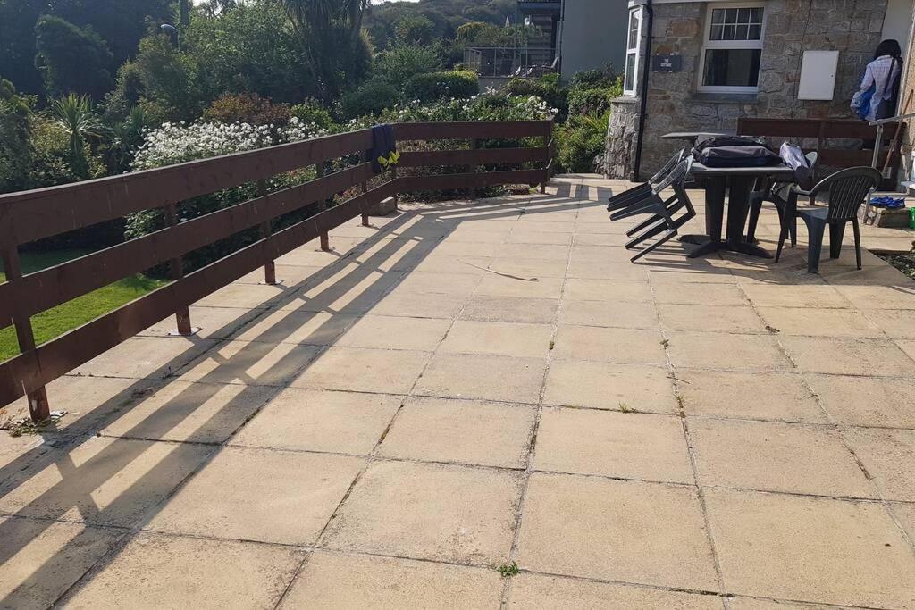 St Ives Apartment Private Parking With Garden 10 Minute Walk Into Town And Beach Extérieur photo